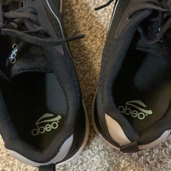 Comfy sneakers/walking shoes! - Picture 7 of 9